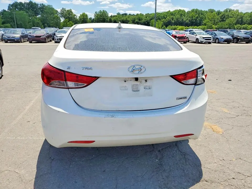 2013 HYUNDAI ELANTRA   