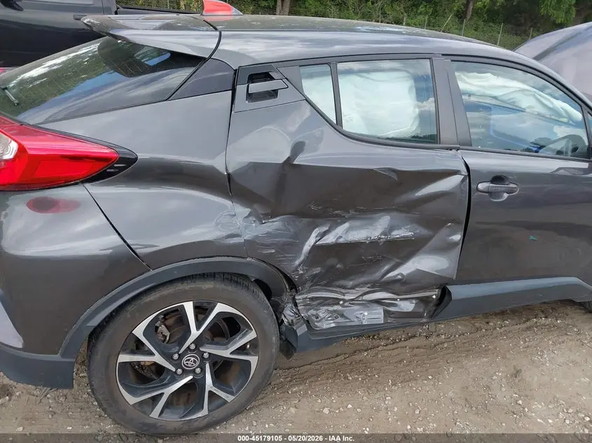 2021 TOYOTA C-HR XLE