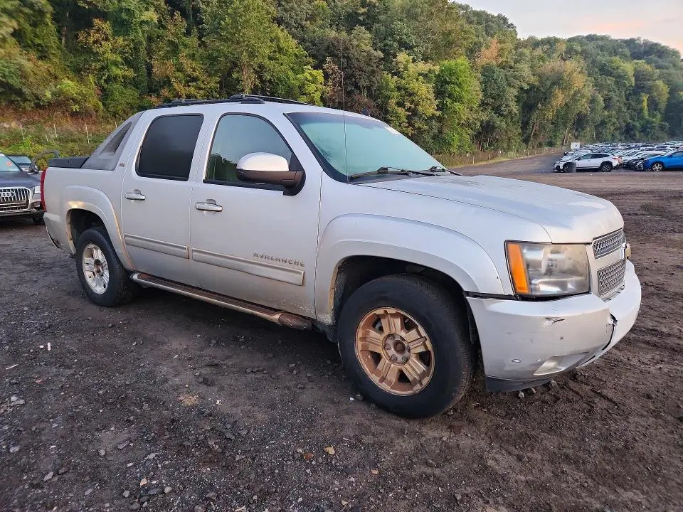 2011 CHEVROLET AVALANCHE LT  