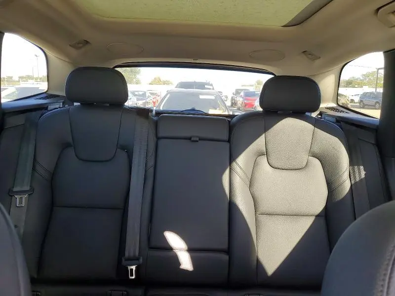 2023 VOLVO XC60 PLUS  
