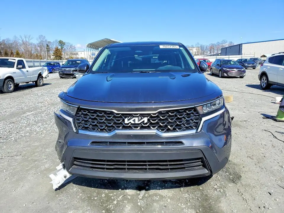 2022 KIA SORENTO LX  