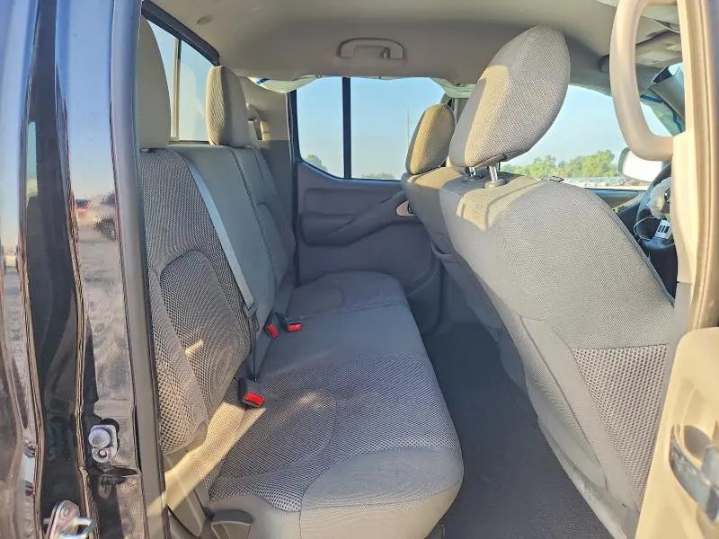 2021 NISSAN FRONTIER SV  