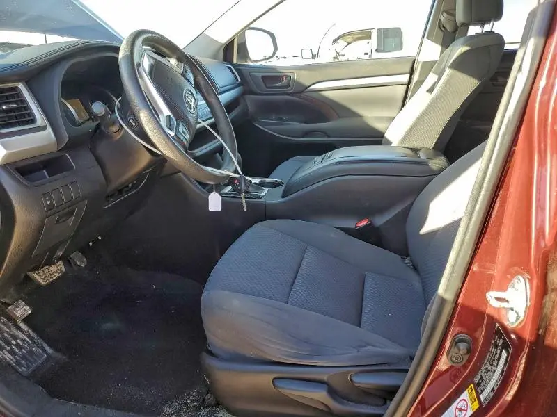 2015 TOYOTA HIGHLANDER LE  