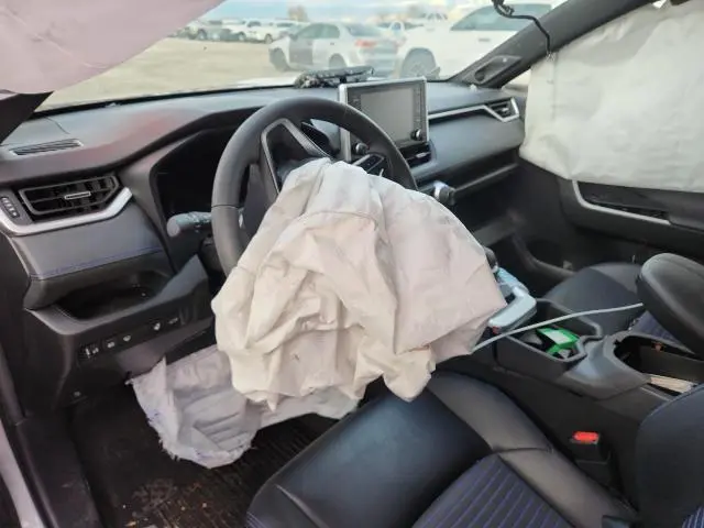 2020 TOYOTA RAV4 XSE  