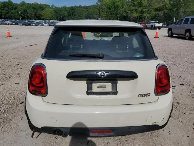 2018 MINI COOPER 