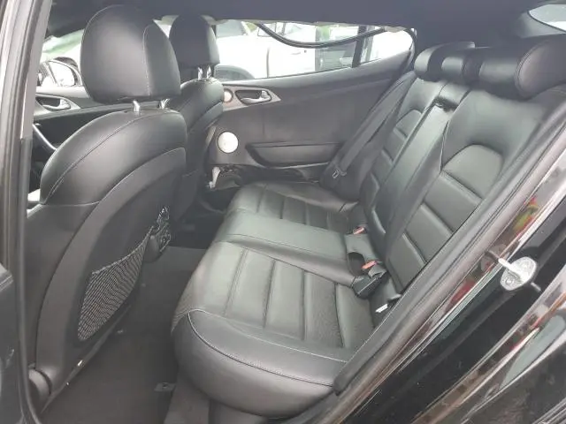 2019 KIA STINGER GT2  
