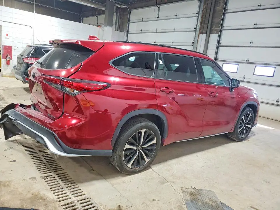 2021 TOYOTA HIGHLANDER XSE  