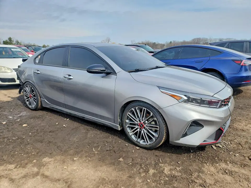 2023 KIA FORTE GT  