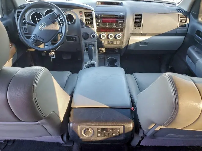 2013 TOYOTA SEQUOIA SR5  