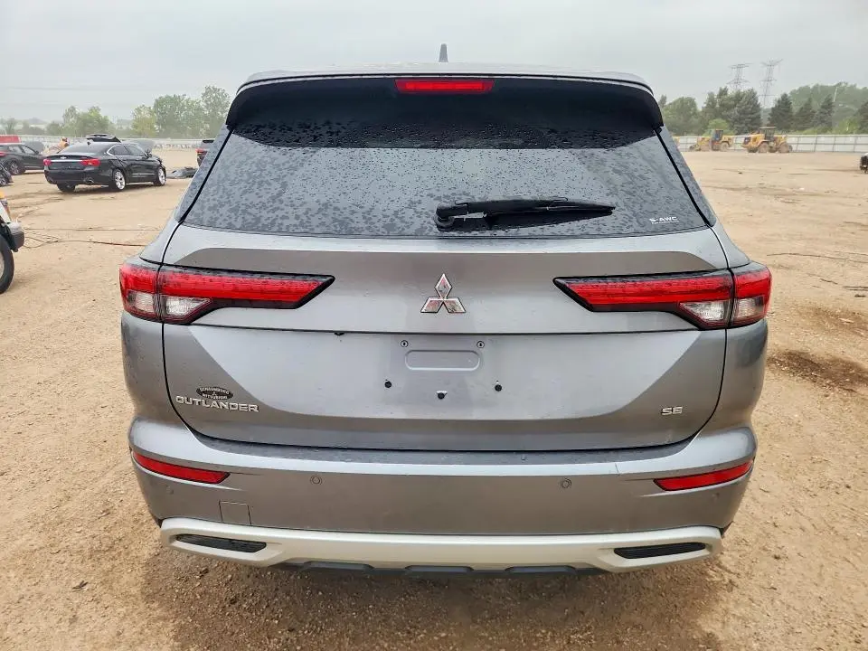 2022 MITSUBISHI OUTLANDER SE  
