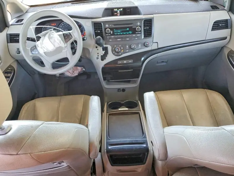 2011 TOYOTA SIENNA LE  