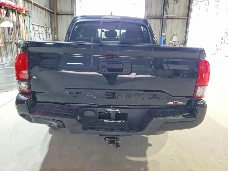 2022 TOYOTA TACOMA SR  