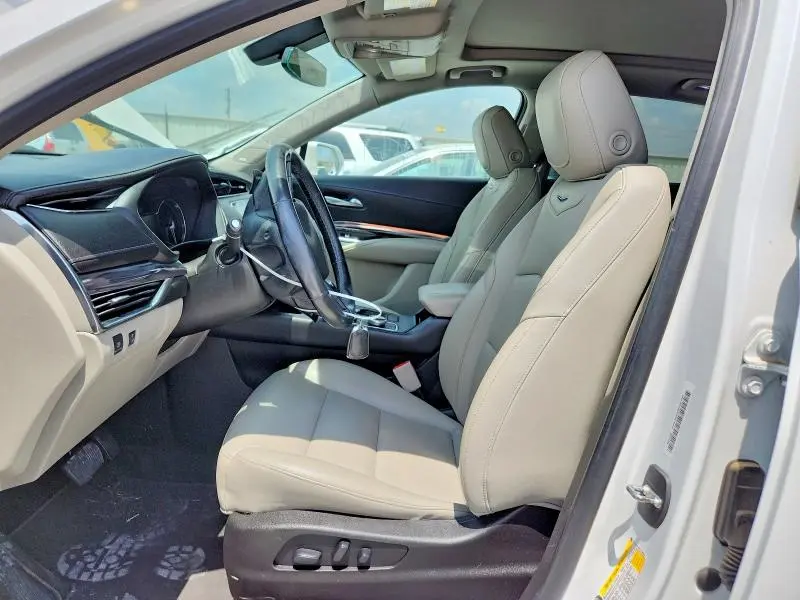 2019 CADILLAC XT4 LUXURY  