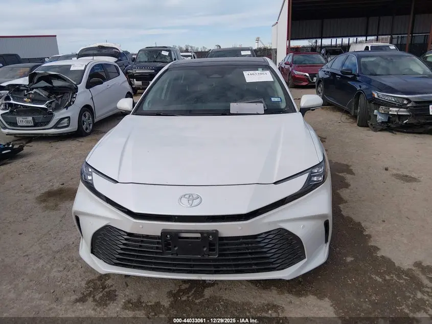 2025 TOYOTA CAMRY XLE