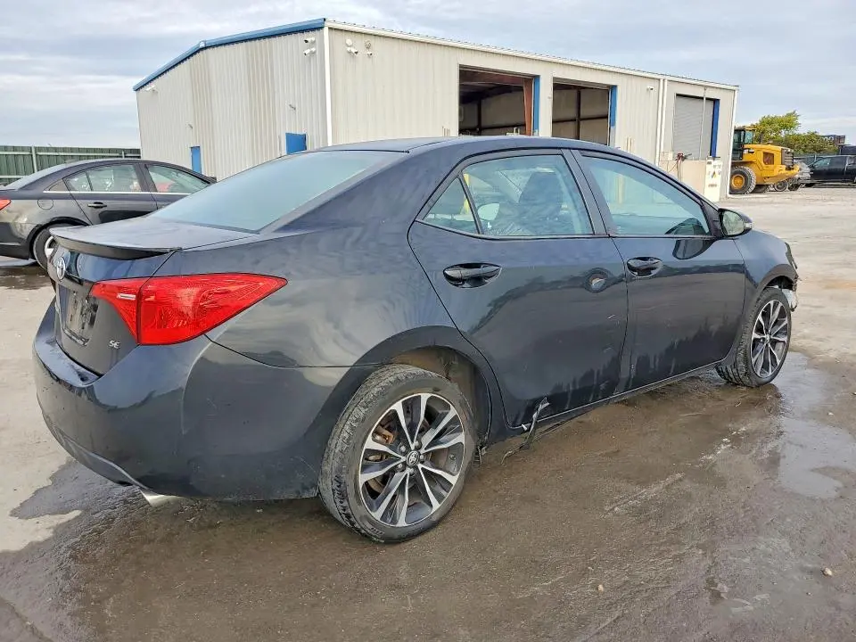 2017 TOYOTA COROLLA SE  