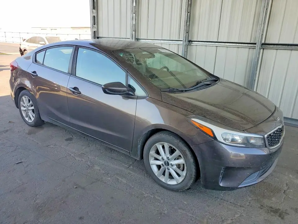 2017 KIA FORTE LX  
