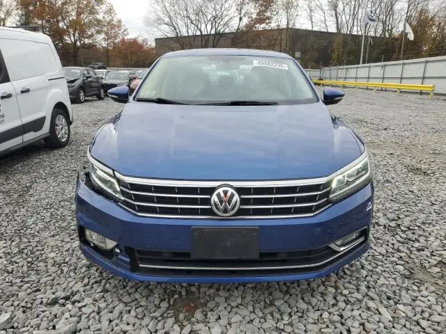 2017 VOLKSWAGEN PASSAT SE  