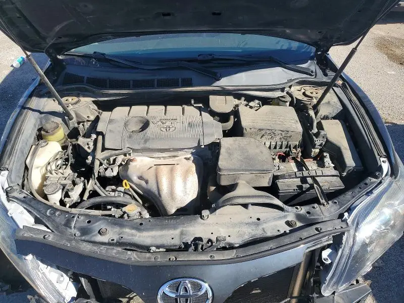 2011 TOYOTA CAMRY SE  
