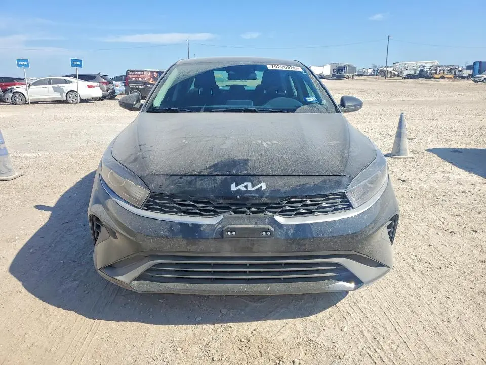2023 KIA FORTE LXS  