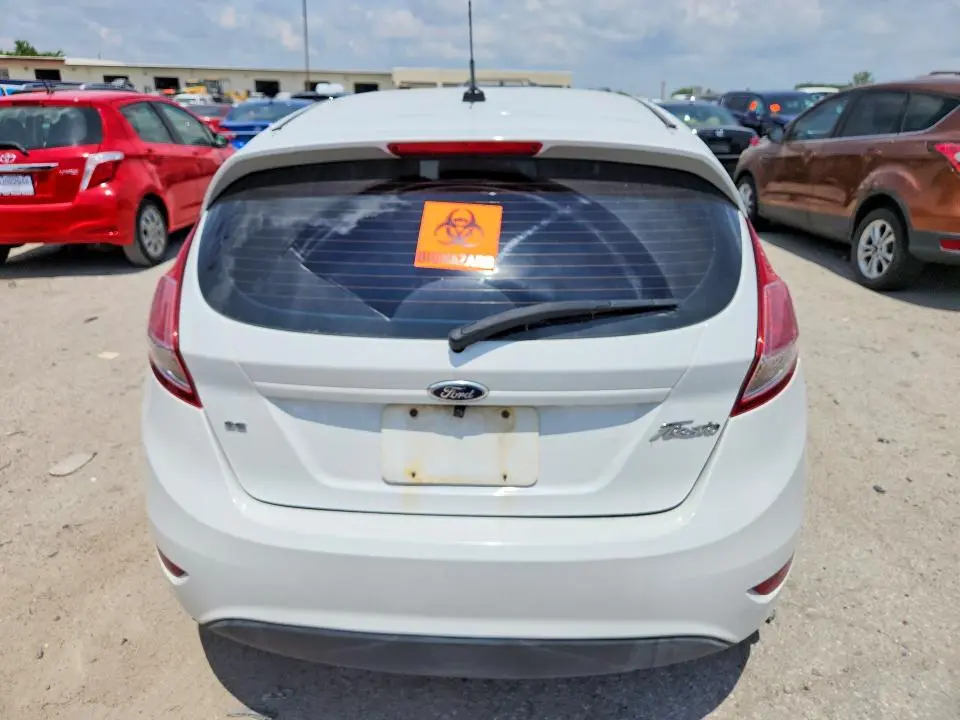 2016 FORD FIESTA SE  