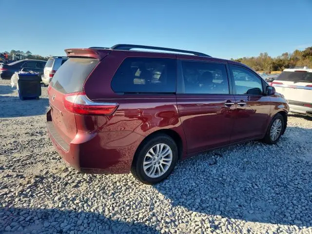 2017 TOYOTA SIENNA XLE  