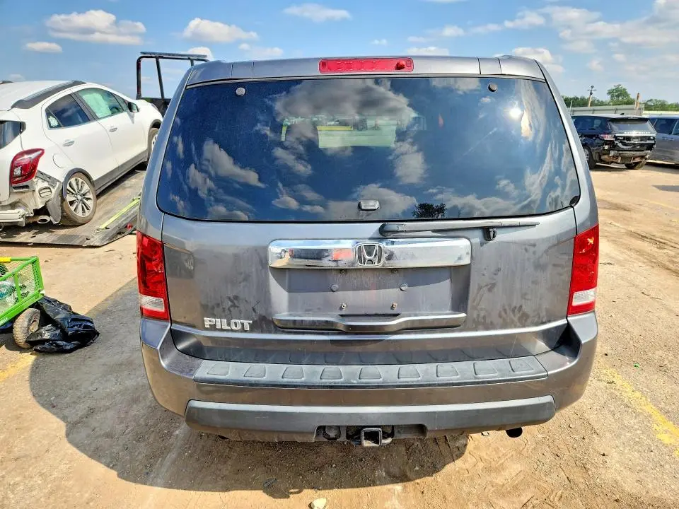 2011 HONDA PILOT LX  