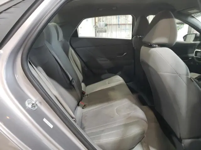 2022 HYUNDAI ELANTRA SE