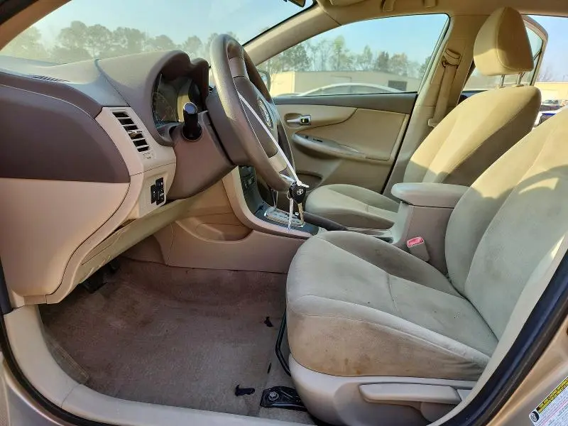 2010 TOYOTA COROLLA LE  