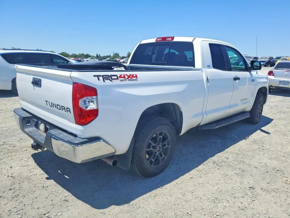 2017 TOYOTA TUNDRA SR5  