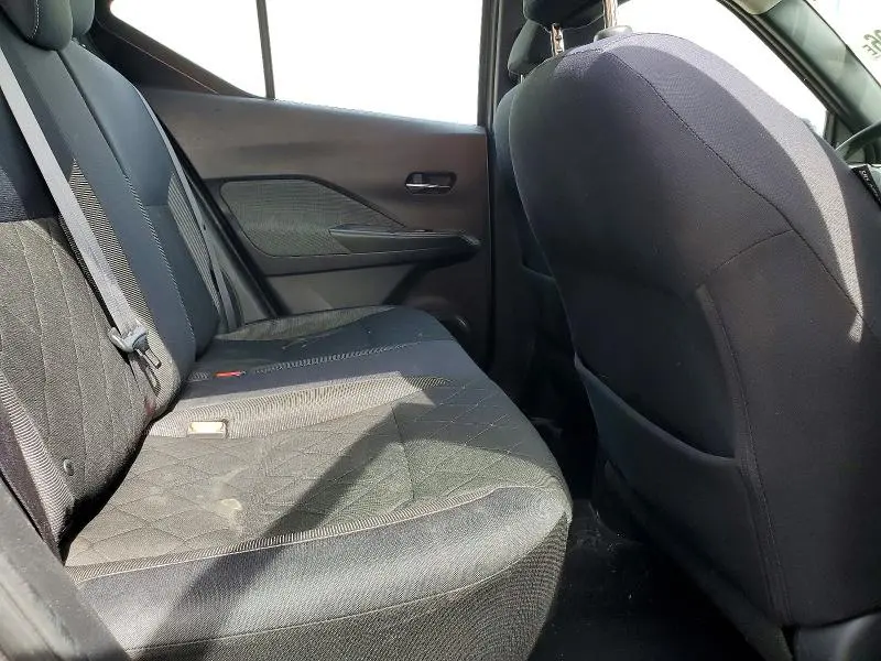 2018 NISSAN KICKS SV  