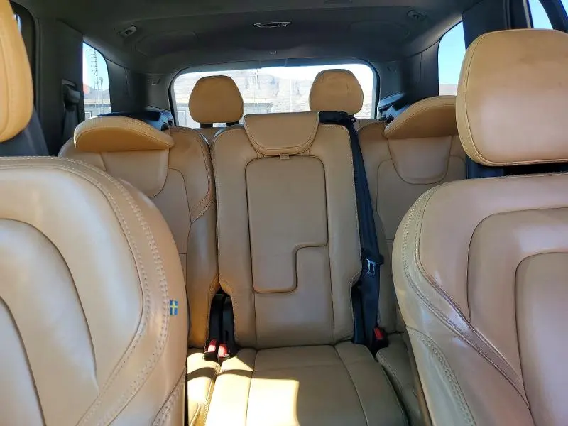 2018 VOLVO XC90 T6  