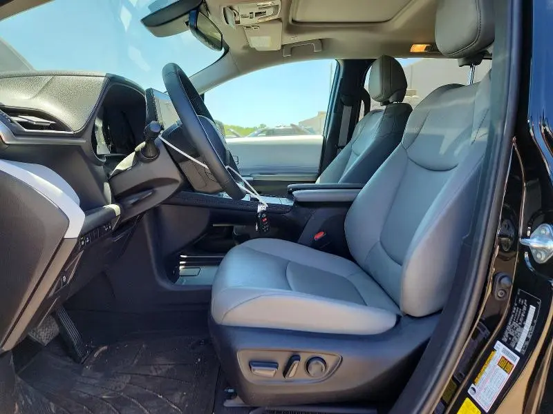 2025 TOYOTA SIENNA XLE 7-PASSENGER  