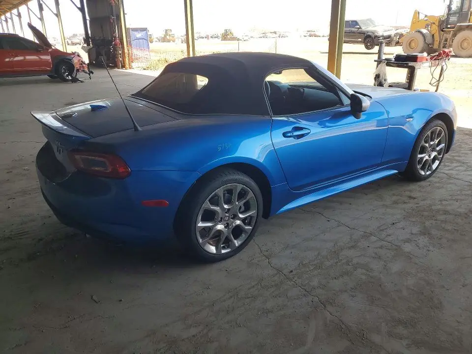 2017 FIAT 124 SPIDER CLASSICA  