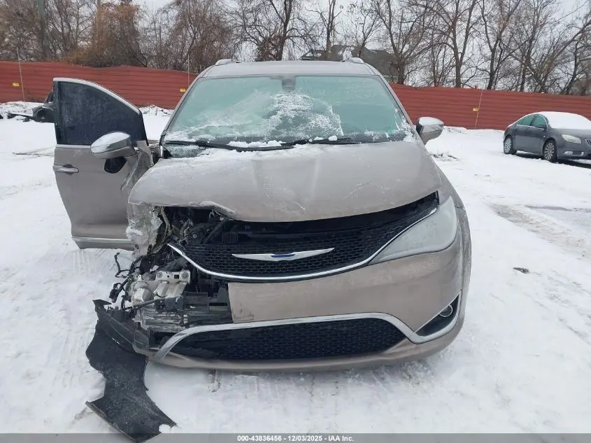 2017 CHRYSLER PACIFICA LIMITED