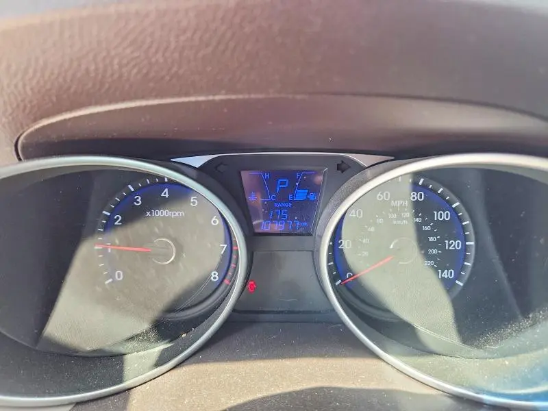 2015 HYUNDAI TUCSON SE  