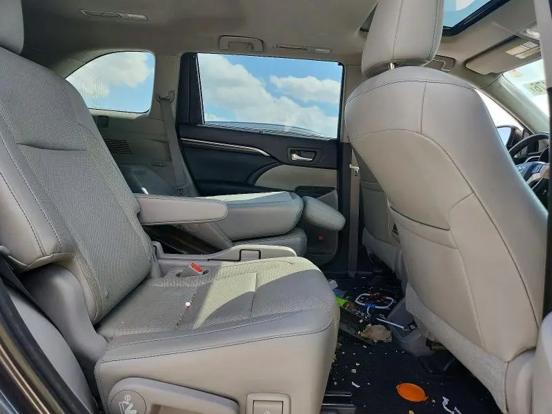2015 TOYOTA HIGHLANDER LIMITED  