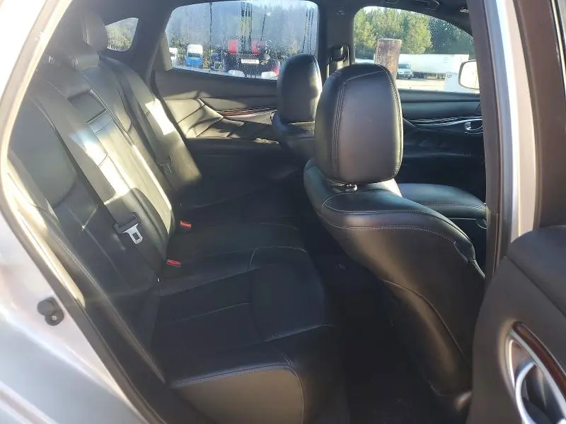 2014 INFINITI Q70 3.7  