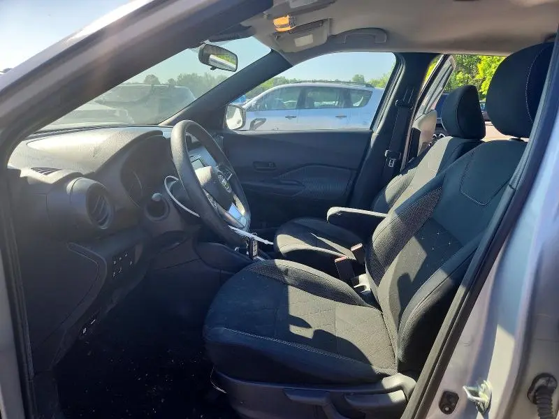 2020 NISSAN KICKS S  