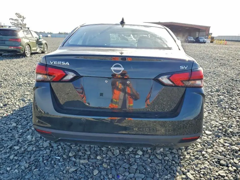 2024 NISSAN VERSA SV  