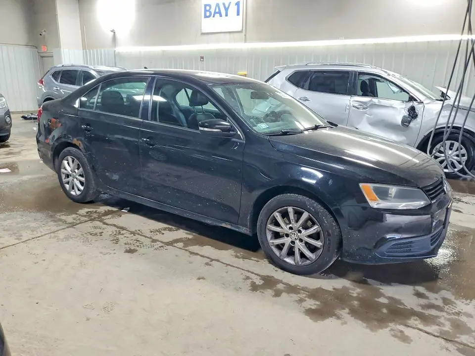 2011 VOLKSWAGEN JETTA SE  