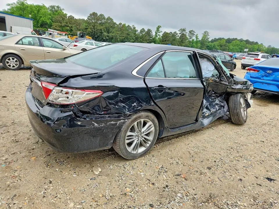 2017 TOYOTA CAMRY SE  