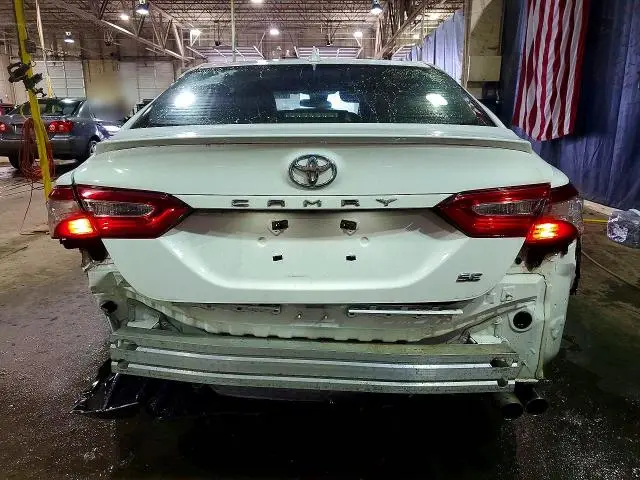 2020 TOYOTA CAMRY SE  