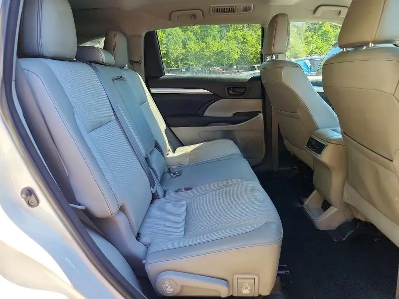 2017 TOYOTA HIGHLANDER LE PLUS  