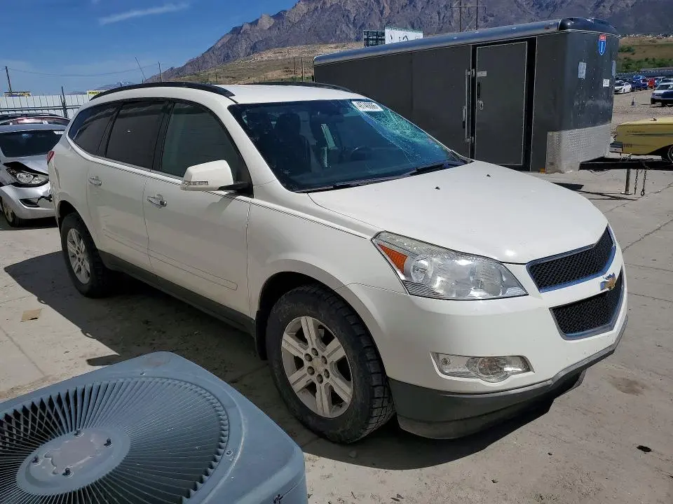2011 CHEVROLET TRAVERSE LT  