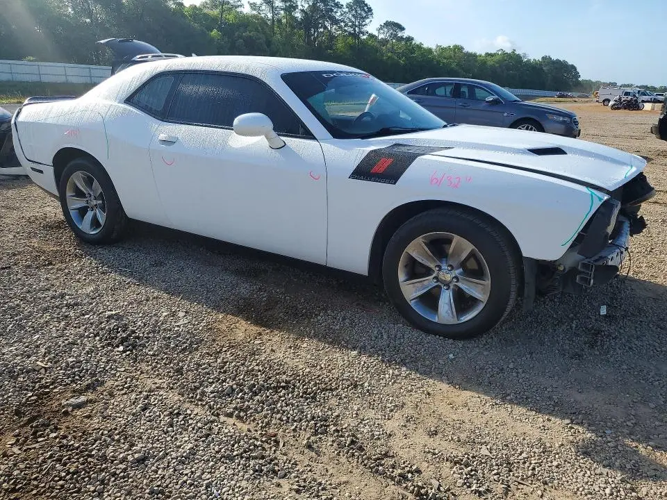 2017 DODGE CHALLENGER SXT  
