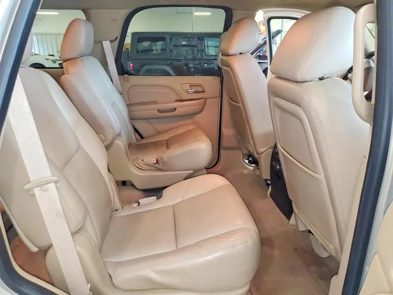 2011 CADILLAC ESCALADE PREMIUM  