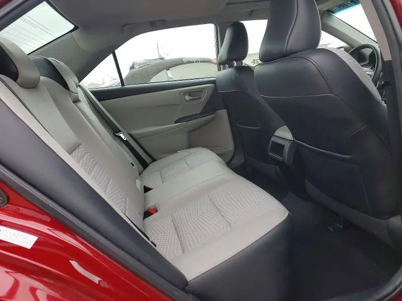 2015 TOYOTA CAMRY SE  