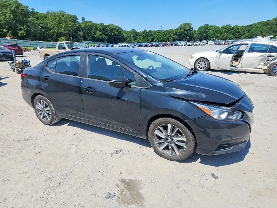 2021 NISSAN VERSA SV  