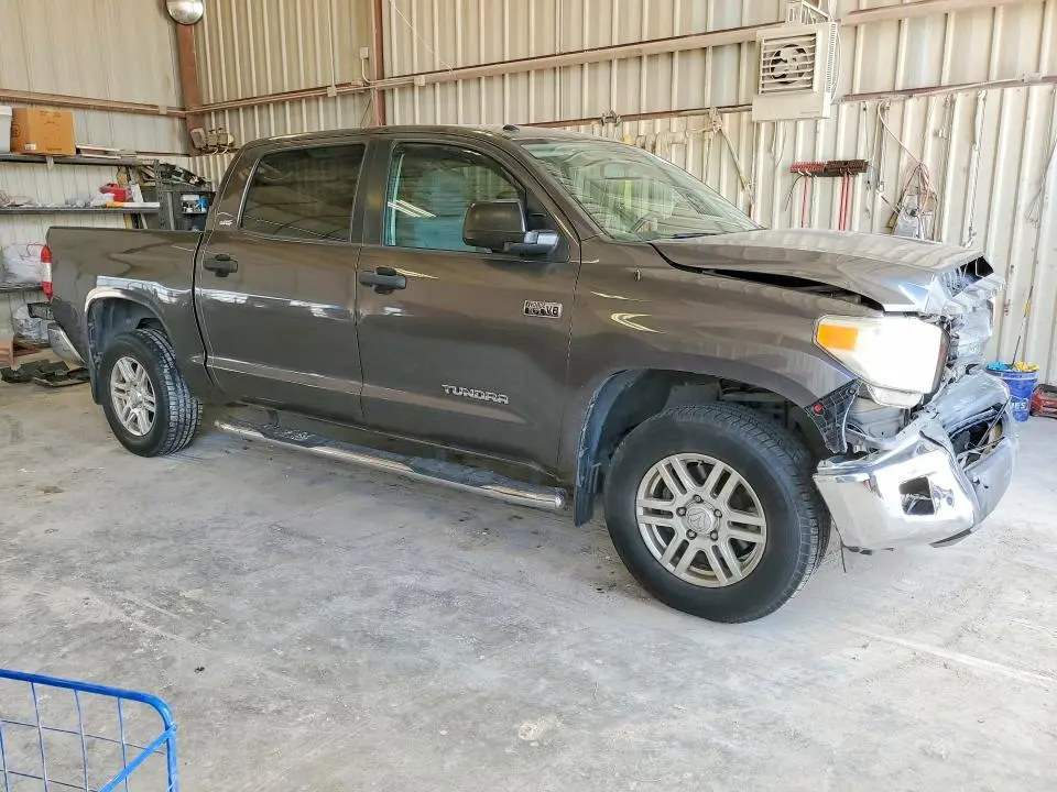 2015 TOYOTA TUNDRA CREWMAX SR5  
