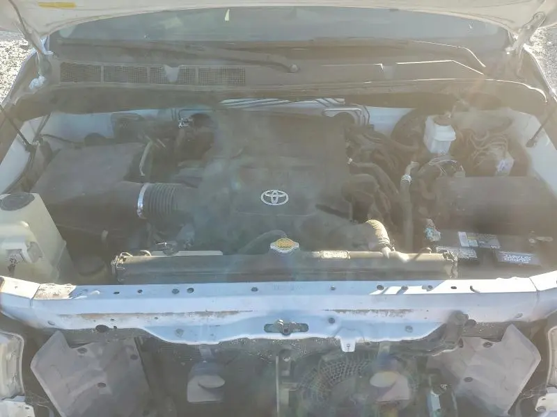 2013 TOYOTA SEQUOIA SR5  